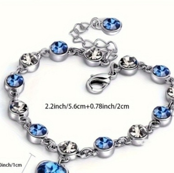 Heart Rhinestone Bracelet - Picture 2 of 3